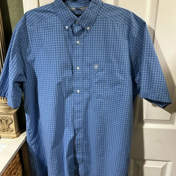 Ariat Men's Blue Plaid Casual Shirt - Picture 1 of 5